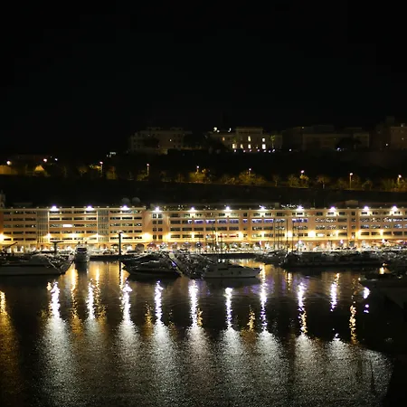 Port Palace Otel
