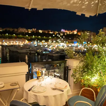 Port Palace Hotel