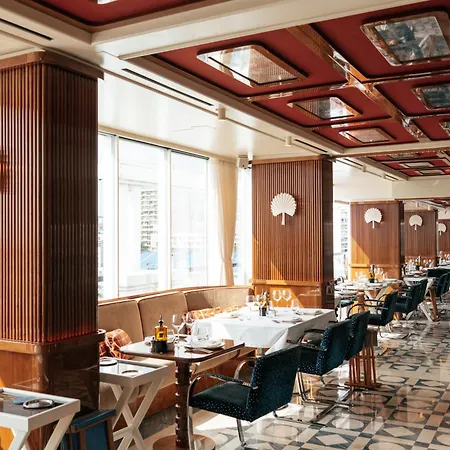 Port Palace 4*