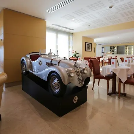Port Palace Hotel