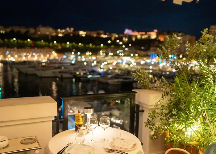 Port Palace Otel