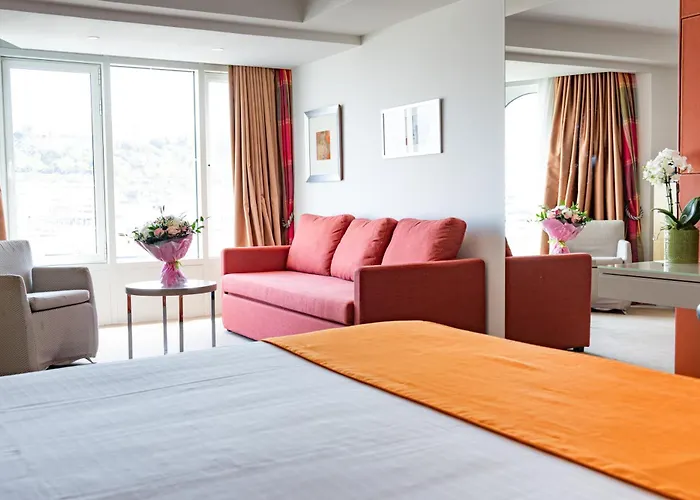 Port Palace 4*