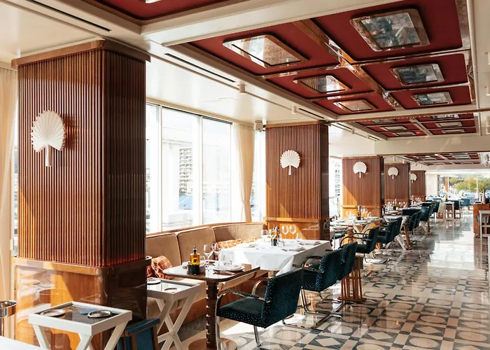 Port Palace 4*