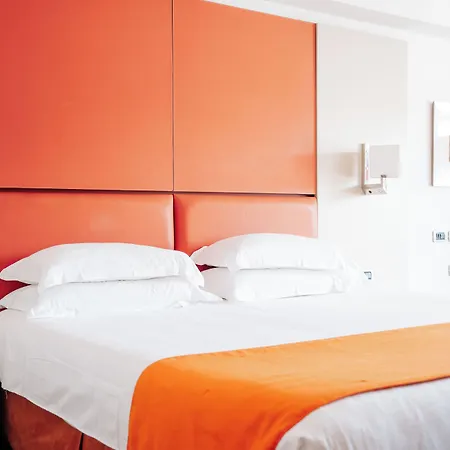 Ξενοδοχείο Port Palace 4*